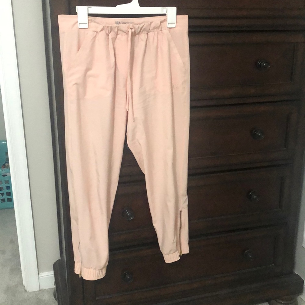 Albion fit jetsetters